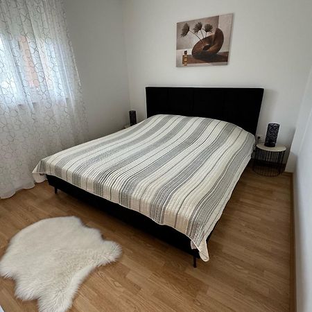 Apartments Elvira Krk Town Dış mekan fotoğraf
