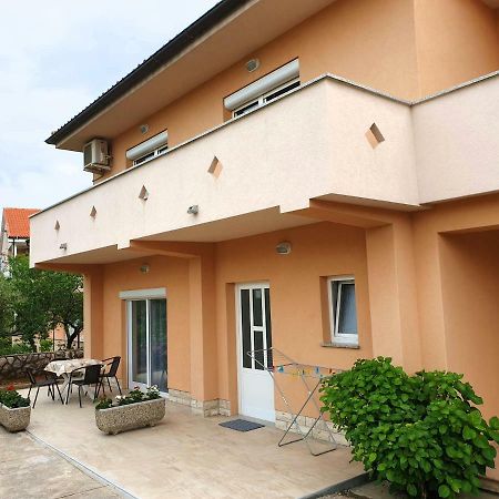 Apartments Elvira Krk Town Dış mekan fotoğraf