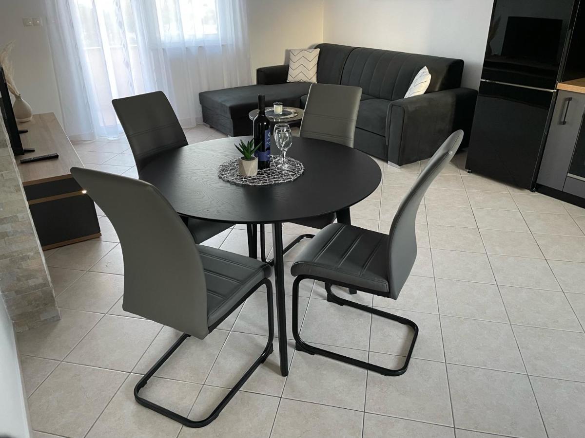 Apartments Elvira Krk Town Dış mekan fotoğraf