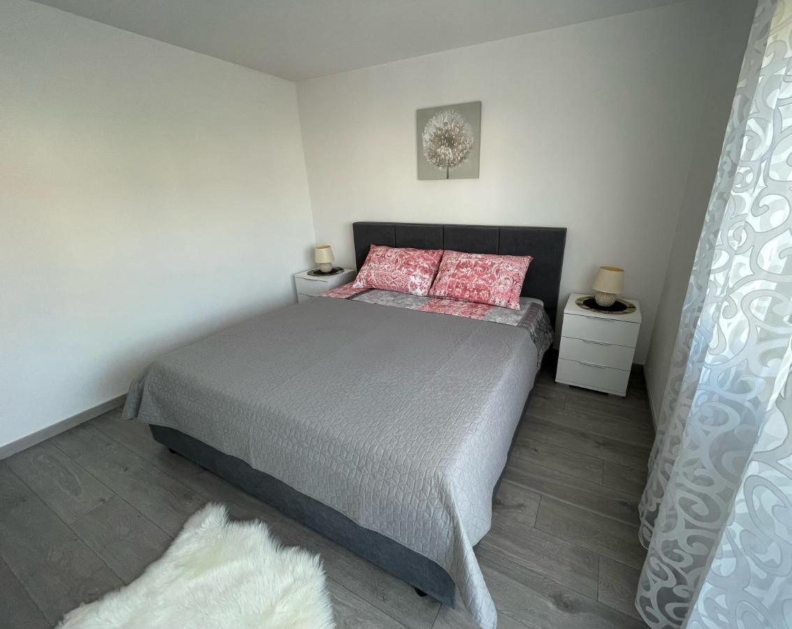 Apartments Elvira Krk Town Dış mekan fotoğraf