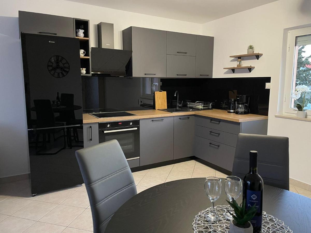 Apartments Elvira Krk Town Dış mekan fotoğraf