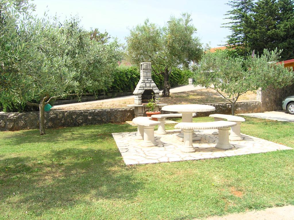 Apartments Elvira Krk Town Dış mekan fotoğraf