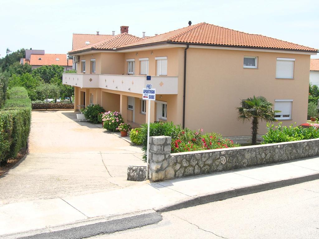 Apartments Elvira Krk Town Dış mekan fotoğraf