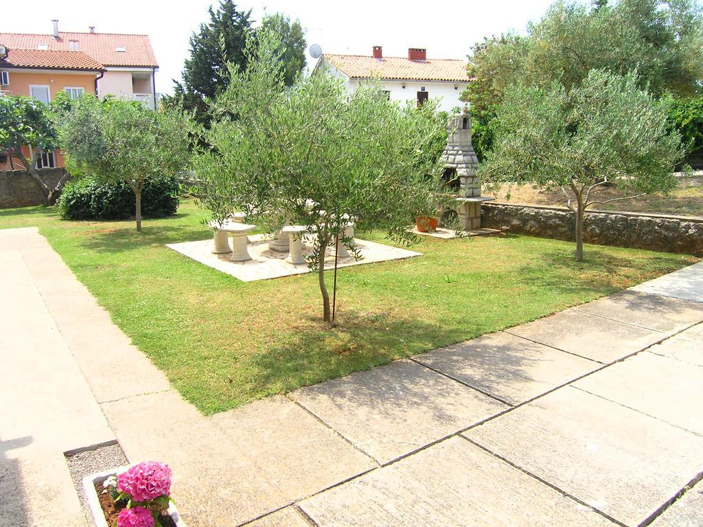 Apartments Elvira Krk Town Dış mekan fotoğraf