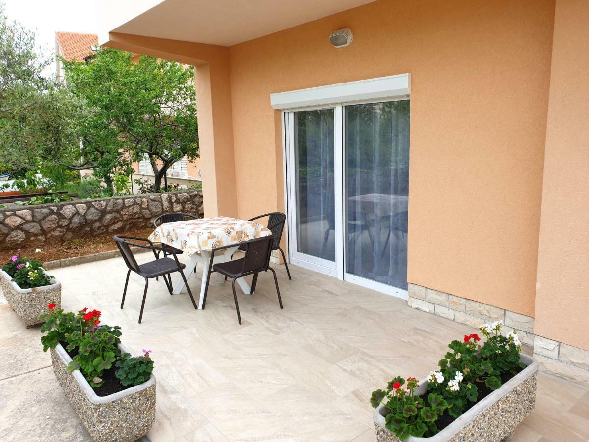 Apartments Elvira Krk Town Dış mekan fotoğraf