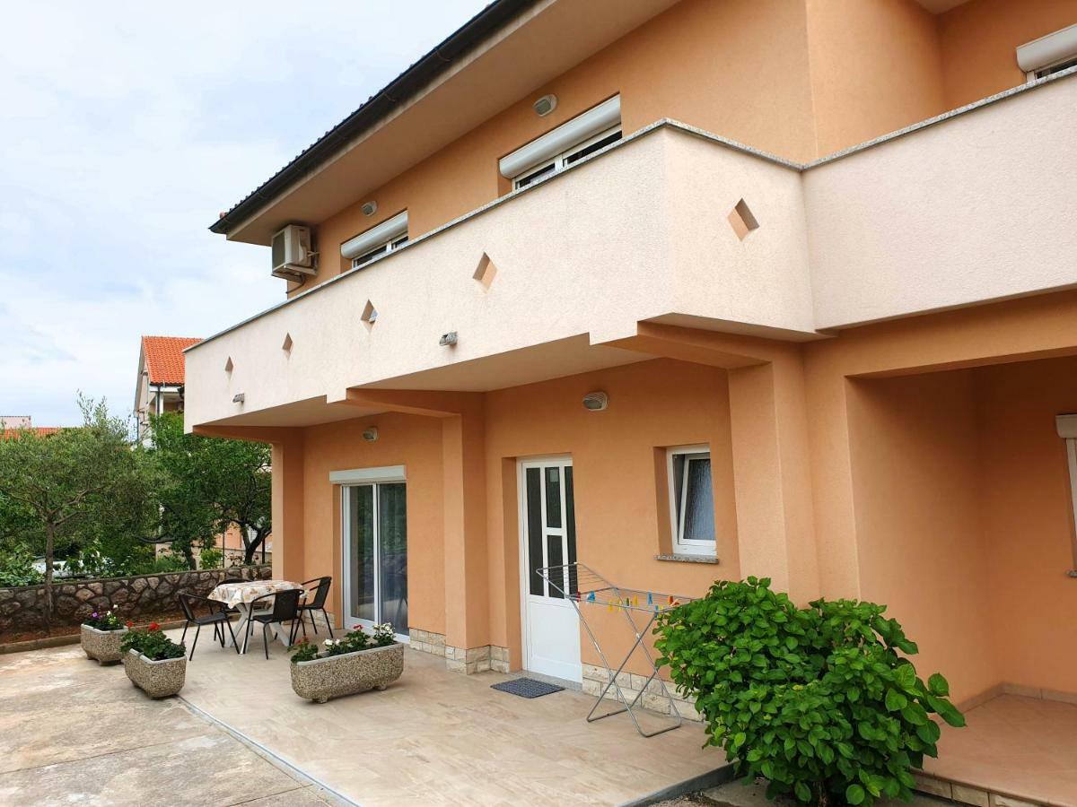 Apartments Elvira Krk Town Dış mekan fotoğraf